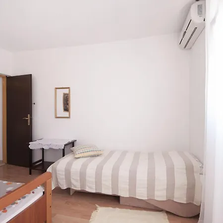 Apartments Mira Splitska Exterior photo